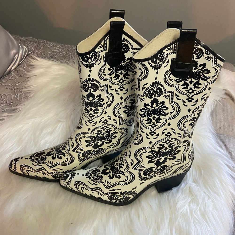 Corky’s Western Sz9 Black & White Women’s Rubber Boots
